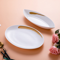 Pour Gold Brush Series Bone China Vaisselle Set Couvercle Porte-savon en céramique blanche Étanche Design minimaliste Comprend un kit d'ustensiles