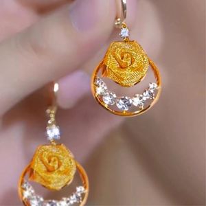Pendientes de Aro Hipoalergénicos de Lujo con Flor de Rosa Dorada para Mujer, Elegantes Pendientes de Aro con Zirconia en Forma de Flor, Joyería - Product Image 1