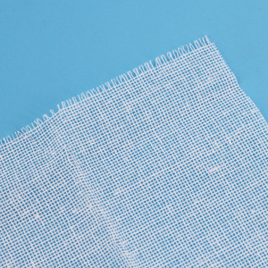 Compresses de gasa médica Yongyi 24x17cm, 1 capa, estériles, desechables, para el cuidado de heridas. - Product Image 1