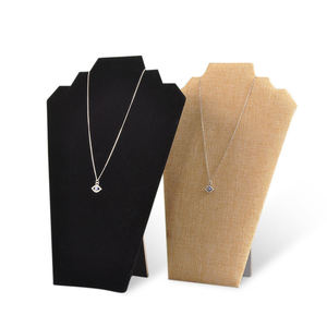 Expositor de Joyería Blanco y Negro de Alta Gama Personalizado para Tiendas de Joyería, Expositor de Collares, Bustos - Product Image 3