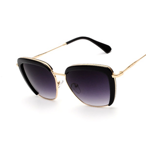 Jamie 5966 Metal Gradient Sunglasses Unisex Gold Frame UV400 Protection - Product Image 1