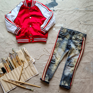 Vente en gros de jeans pour enfants à taille élastique, imprimés, avec rayures latérales, denim déchiré, coupe droite pour garçons - Product Image 4