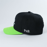 Casquette structurée à 6 panneaux avec bord de différentes couleurs, casquettes de baseball structurées en polyester avec corps profond et bord incurvé
