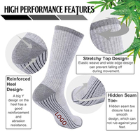 Chaussettes de sport en bambou à haute élasticité avec logo personnalisé OEM pour hommes et femmes Chaussettes de sport longues respirantes et rembourrées