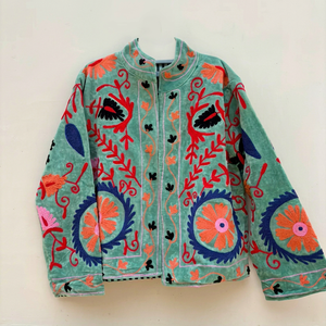 Chaqueta de terciopelo verde menta de lujo para mujer, con bordado floral tradicional hecho a mano, estilo bohemio elegante. - Product Image 1