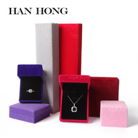 Vente d'usine : Boîte de rangement à bijoux en velours gaufré à bords carrés, personnalisable pour bagues, colliers, bracelets, boucles d'oreilles, avec logo