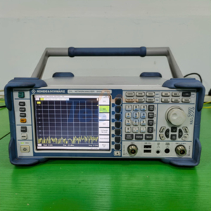 Analyseur de réseau vectoriel portable Rohde & Schwarz R & S ZVL6 VNA 6 GHz - Product Image 1