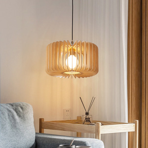 โคมไฟห้อยเพดานสไตล์ญี่ปุ่นแบบมินิมอลทันสมัย โคมไฟข้างเตียงในห้องนอนดีไซน์สร้างสรรค์ พร้อมฐานไม้ สำหรับบ้านพัก โรงแรม บาร์ โต๊ะอาหาร - Product Image 4