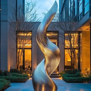 Grande Scultura Moderna da Esterno in Acciaio Inossidabile a Forma di Angelo - Anello Luminoso a Mezzaluna Cavo Personalizzato, Design Creativo in Metallo Fuso Intagliato - Product Image 3