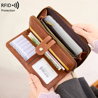 Dompet Panjang Kulit Wanita dengan Ritsleting, Multi-Kartu, Tempat Kartu, Organizer, Tali Pergelangan Tangan, Motif Leopard Ringan