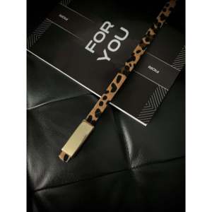 Cinturón fino con estampado de leopardo para mujer de Fiori, con hebilla de aleación, cinturón de tela de poliéster para atuendos de moda - Product Image 1