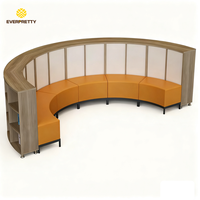 Muebles de Biblioteca, Moderno Rincón de Lectura Curvo con Estantería, Asientos Acolchados Naranja, Diseño Flexible para Biblioteca o Escuela