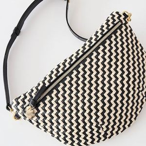 <b>Large</b> Fanny Bag for Ladies Custom PU Leather Black Woven Zig-Zag Belt Bags Zipper Elegant Adjustable Strap Crossbody Waist Bags - Product Image 1