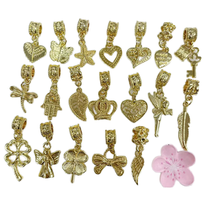 JS1785 Dainty placcato in oro Hamsa a mano forma di farfalla cuore angelo fata ala chiave e blocco corona fiocco ciondoli ciondoli pendenti - Product Image 4