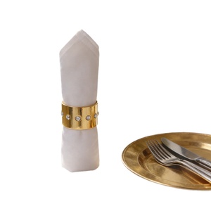 Anneaux <span class=keywords><strong>de</strong></span> <span class=keywords><strong>serviette</strong></span> <span class=keywords><strong>de</strong></span> table dorés <span class=keywords><strong>de</strong></span> style occidental avec accents <span class=keywords><strong>de</strong></span> diamants, design européen/américain, décorations pour serviettes en papier - Product Image 5