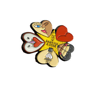 Épingles de revers en émail souple, design personnalisé, motif chanteur avec guitare, violet scintillant, en métal, tendance - Product Image 2