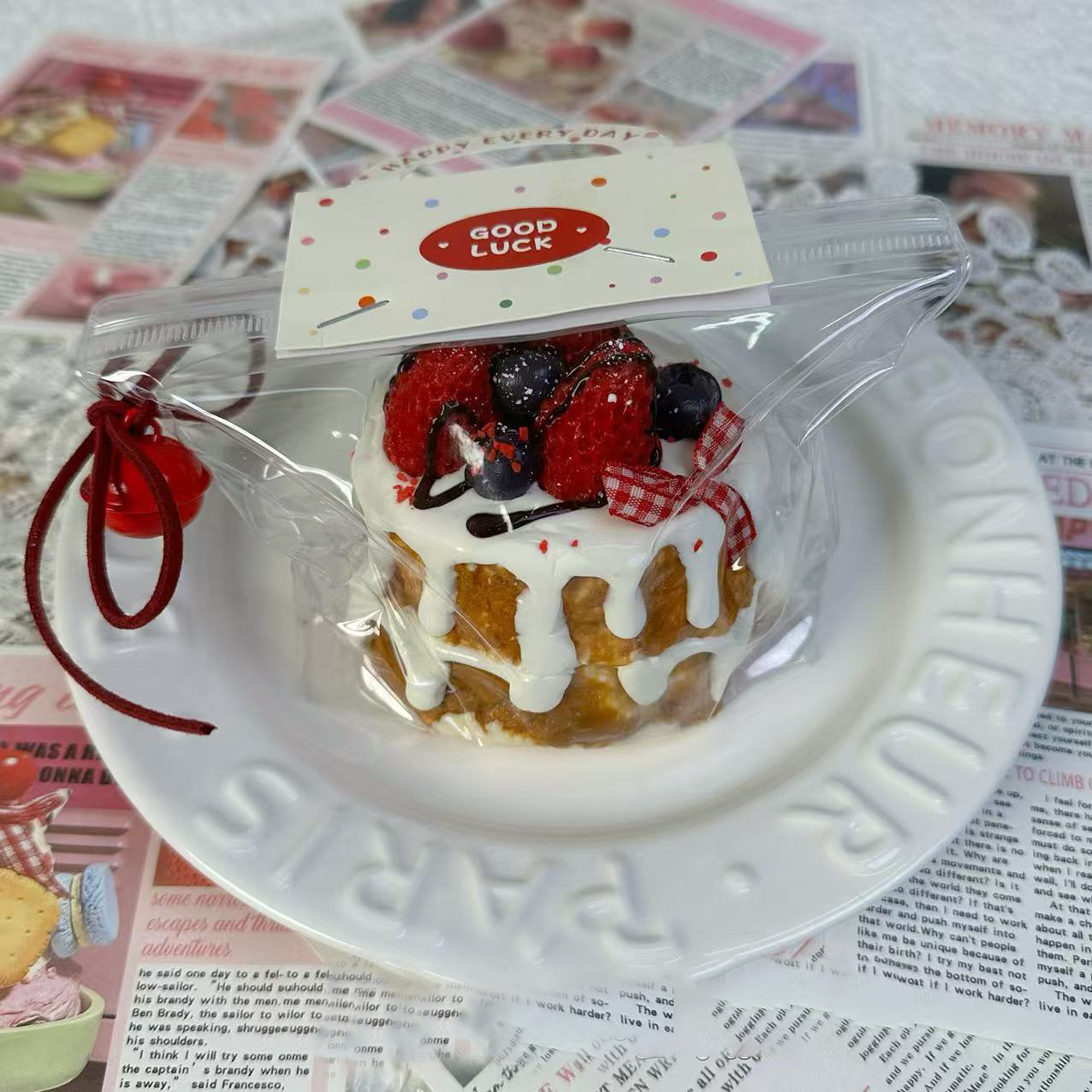 20725- Charred Strawberry Shortcake Squishy[270g]