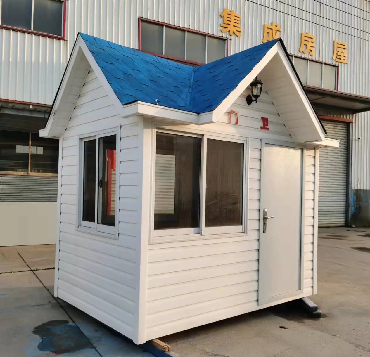 China Hot-selling High-end Modular Homes Luxury Container House For Guard Room