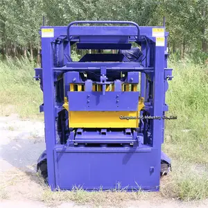 ماكينة صناعة قوالب خرسانية QT4-26 للعملاء في جمهورية الكونغو الديمقراطية