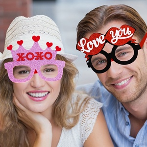 Vente en gros 2023 - Cadeaux de la Saint-Valentin, fournitures pour fêtes de mariage, décorations, accessoires pour photomaton, lunettes - Product Image 4