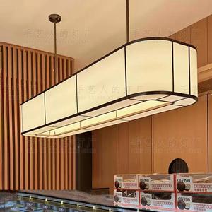โคมไฟระย้าทรงวงรี ผ้าสีเบจ ไฟ LED สำหรับโรงแรม ร้านอาหาร โคมไฟห้อยเพดาน เคาน์เตอร์บาร์ โคมไฟติดเพดาน - Product Image 5