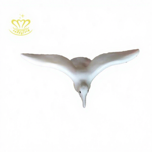 Statua di Gabbiano in Resina con Illuminazione, Design Personalizzato per Giardino e Paesaggio Esterno - Product Image 1