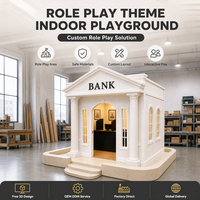 Équipement de terrain de jeu intérieur pour enfants, maison de jeu de rôle avec façade classique et espace de service ouvert pour projets de cafés ludiques
