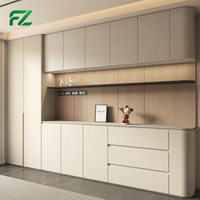 Armoires de cuisine modernes en chêne, couleur crème, coins arrondis, OEM/ODM, sans formaldéhyde, résistantes à l'eau, écologiques, avec panneaux en aluminium