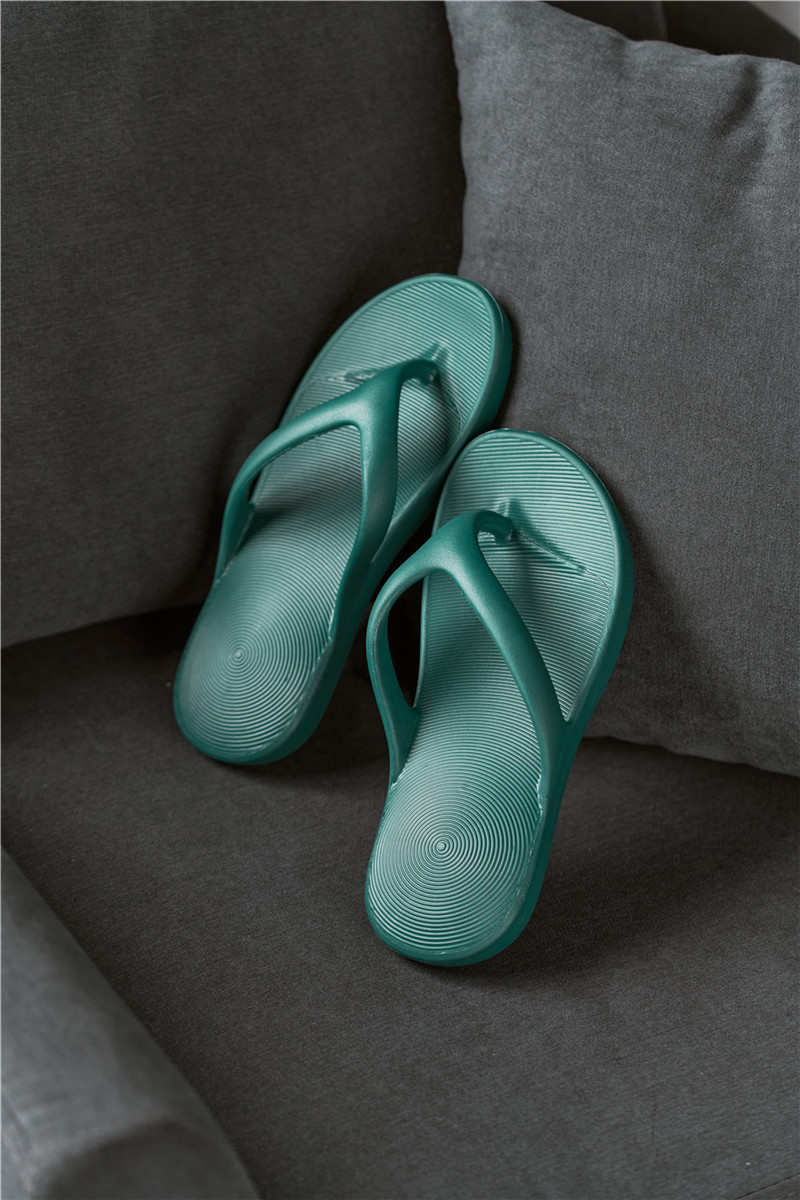 Cheap Thick Bottoming Flat Shoes Couples Beach Casual Slippers EVA Home Massage Slippers Women