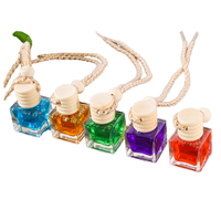 Haute Qualité 10ml Désodorisant Diffuseur Verre De Parfum De Voiture Bouteilles De Parfum De Voiture Suspendus Parfum En Bois Cap Freesia Rose Liquide Parfum
