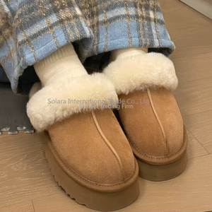 Bottes d'hiver classiques pour femmes de qualité supérieure avec logo personnalisé, doublure en laine de mouton de qualité supérieure avec cuir naturel confortable - Product Image 4