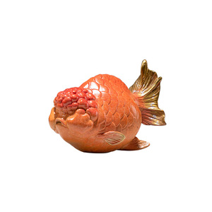 Ornement en laiton Poisson Koi porte-bonheur, Décoration Feng Shui pour Salon, Cadeau du Nouvel An Chinois, par Atelier d'Art en Cuivre - Product Image 1
