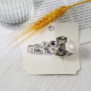 Horquillas de boda con diamantes de imitación y perlas de Metal francés, Clip lateral brillante a la moda, Clip de pico de pato, pinzas de pelo de mariposa delicadas para mujer - Product Image 5