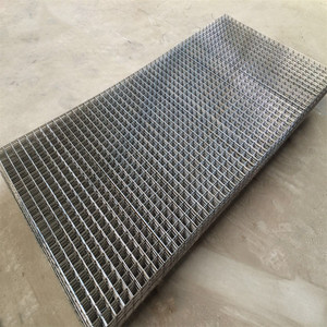 Galvanizli Kaynaklı Tel Örgü Panelleri 2x2 Kare Delikli Sıcak Daldırma PVC Kaplı Çelik Tel Dayanıklı Çit Kafesleri İnşaat Bina - Product Image 1
