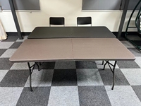 Table de bureau pliante légère et portable, motif bois simple avec structure en acier pour cuisine, extérieur et usage en plein air