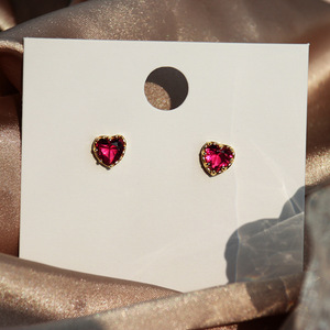 Orecchini a perno a forma di cuore da donna, stile dolce, per uso quotidiano, accessorio per l'orecchio, gioiello alla moda per outfit. - Product Image 2