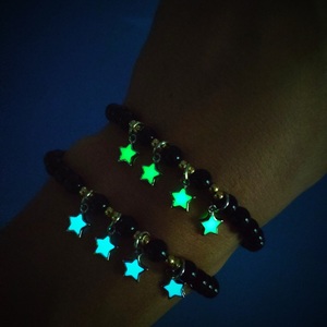 Vente en gros <span class=keywords><strong>6</strong></span> mm Agate noire perlée brillant dans la lune noire et bracelets galaxie breloque étoile - Product Image 3