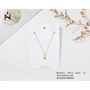 Collier avec pendentif en forme de cadenas en acier inoxydable plaqué or, minimaliste, à porter tous les jours, cadeau unisexe - Product Image 1