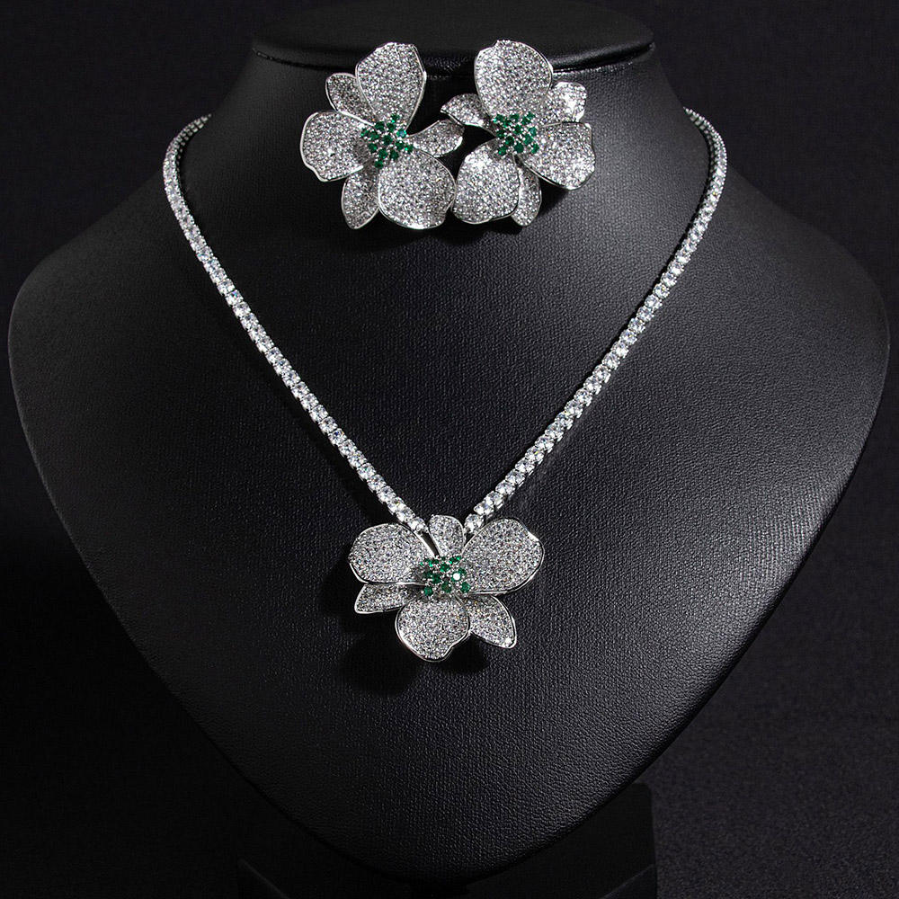 สีเขียว