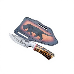 Couteau de chasse artisanal en acier Damas de qualité industrielle, lame à pointe tombante et bord droit de 9 pouces, manche en résine et cuir - Product Image 1