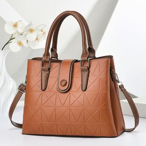 Bolso de Viaje Pu - Elegante Diseño de Hombro y Bandolera para Damas de Mediana Edad, Gran Capacidad, Cierre de Cremallera, Portátil - Product Image 2