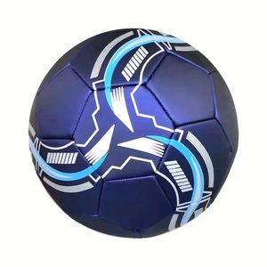 Ballon de football en PU/PVC durable et écologique, taille 5, avec logo personnalisé, idéal pour l'entraînement et les matchs en extérieur – Ventes flash du fabricant - Product Image 4