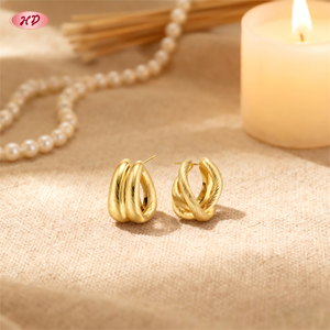 Hengdian Sieraden Gedraaide Gouden Oorknopjes Messing Verguld 18K Goud Mode Sieraden Groothandel voor Vrouwen Dagelijks & Feest - Product Image 4