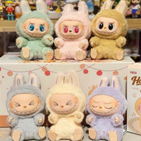 Authentique Popmart Original les monstres jouets en peluche ont un siège porte-clés boîtes mystères personnalisées conception confirmée poupée Labubu HEHE