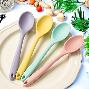 ชุดช้อนซิลิโคน 4 ชิ้น สีพาสเทล อุปกรณ์ทำอาหารทนความร้อนสำหรับใช้ในครัว - Product Image 1