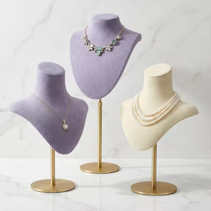 Busto de exhibición de joyas de terciopelo PU morado, soporte para collares, colgantes y gargantillas - Product Image 2