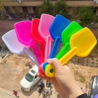 Petite pelle de plage en plastique de 19 cm, outil de fouille de sable pour enfants, jouet de plage pour enfants de 0 à 24 mois, vente en gros