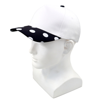 Gorra de Béisbol Snapback Personalizada, Negra con Estampado de Puntos Blancos, Visera Blanca, Ajustable, Unisex, 5 Paneles, Gorras Lisas