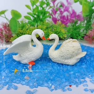 Adornos de Resina en Miniatura de Cisnes para Peceras, Rocallas, Bonsáis y Plantas Suculentas - Product Image 3