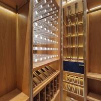 Présentoirs de Luxe pour Bouteilles de Vin – Système de Rangement Individuel pour Bar à Vin et Vitrine de Magasin de Détail